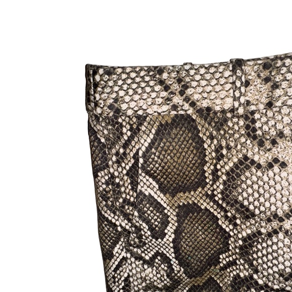 MICHAEL KORS snakeskin print shorts women’s size 10 medium - chino style - Picture 4 of 13